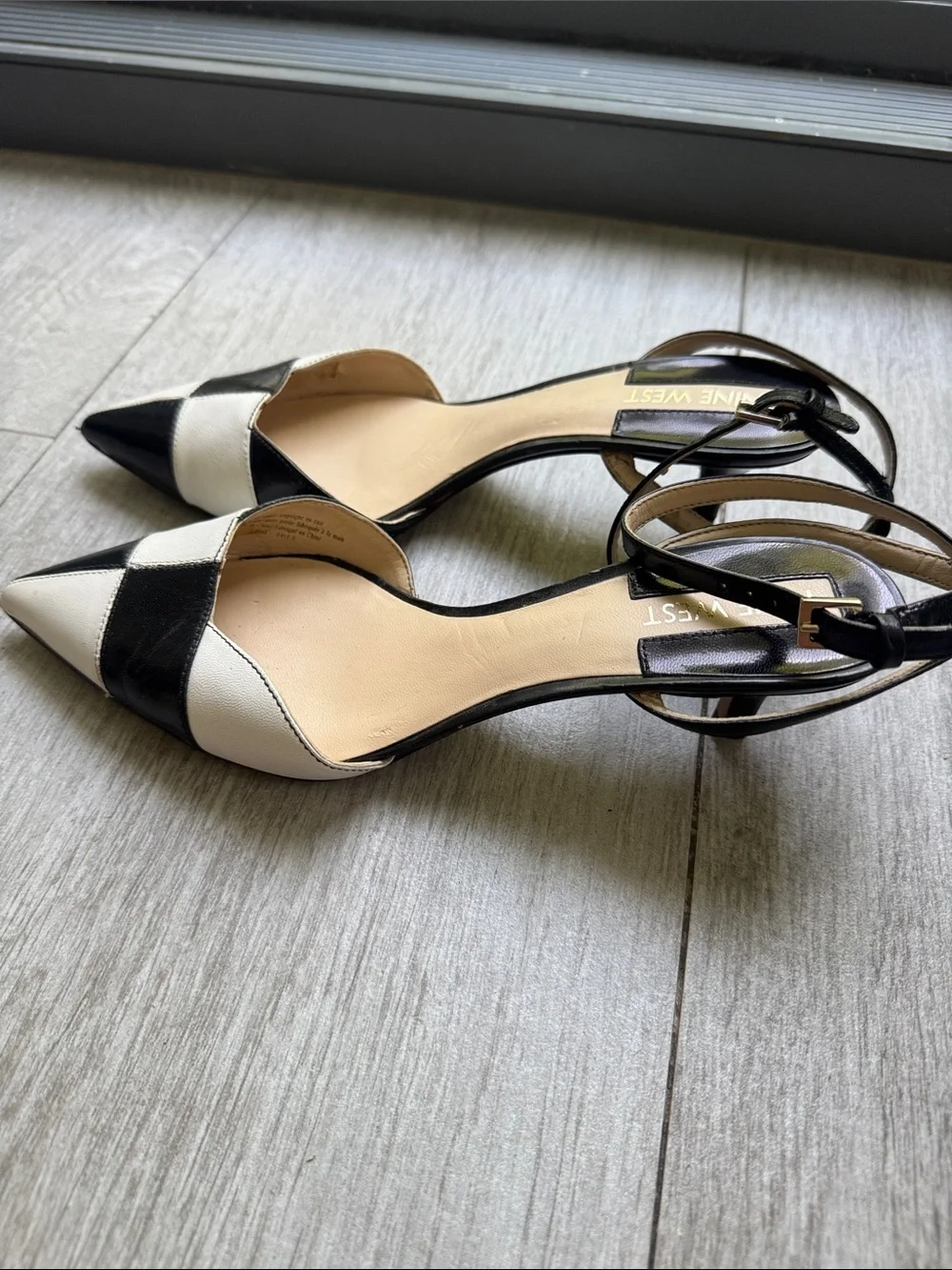 Nine West Black & White Pointed Toe Ankle Strap Heels vintage size 6.5